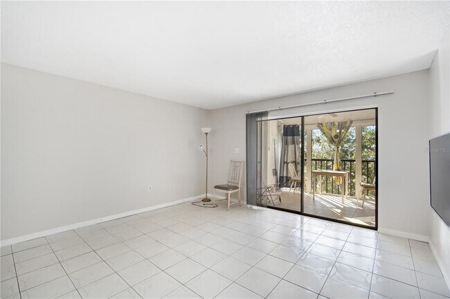 Building Photo - 2650 Countryside Blvd