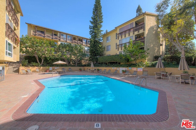 Building Photo - 5600 Kensington Wy