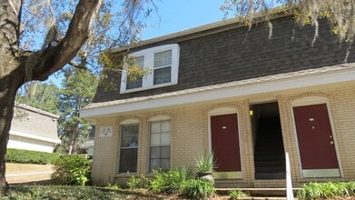 Building Photo - Furnished 1/1 in Chateau DeVille