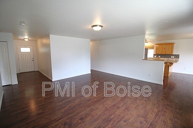 Building Photo - 1160 S Ruler Ave