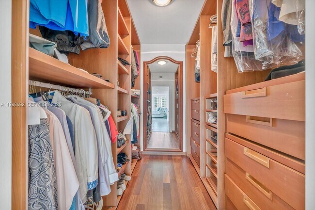 Building Photo - 19955 NE 38th Ct