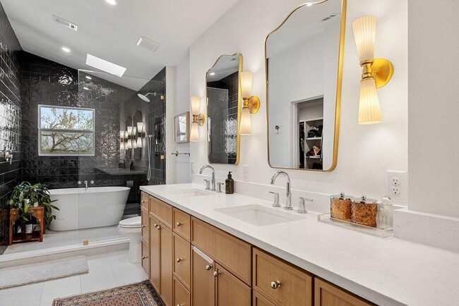 Building Photo - 8202 Cache Dr