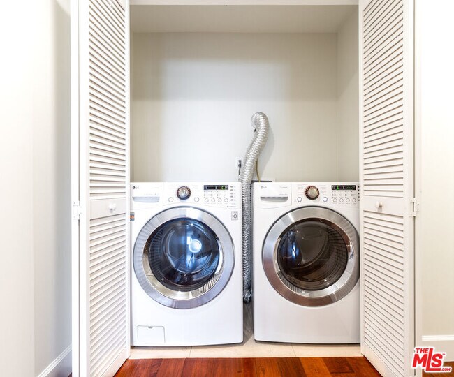 Building Photo - 1751 Appian Wy