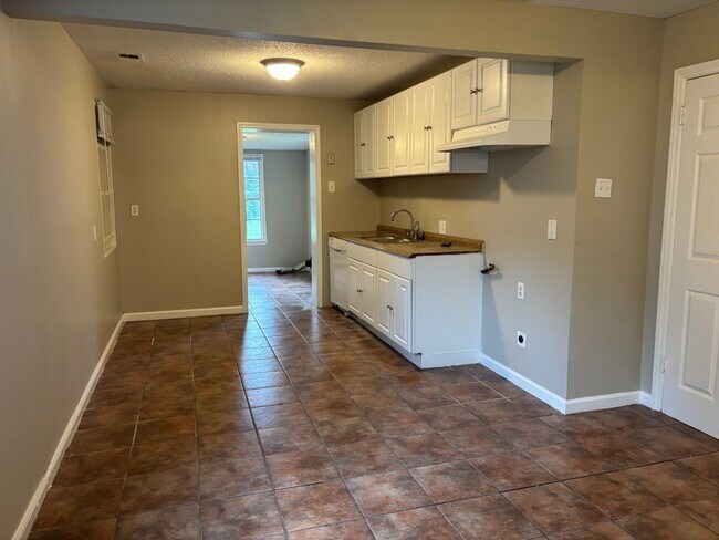 Building Photo - 1802 Edmondson Ave