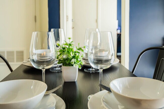 Building Photo - 333 E Roosevelt St