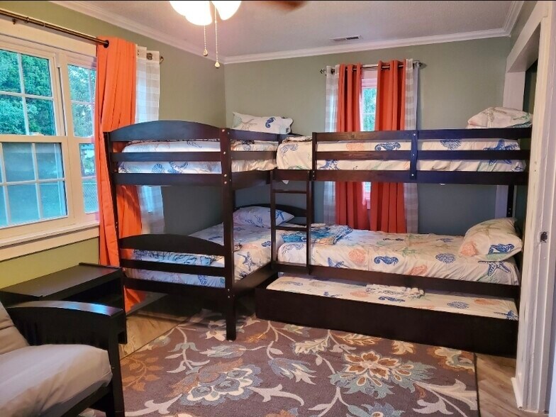 Building Photo - 118 Tasha St