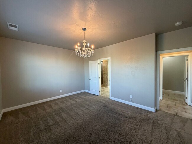 Building Photo - 469 E Barcelona Dr