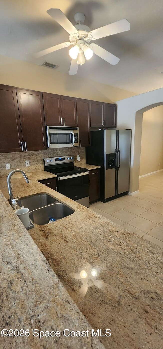 Building Photo - 3800 Sunbeam Ct
