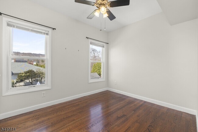 Building Photo - 7 Rosedale Ave