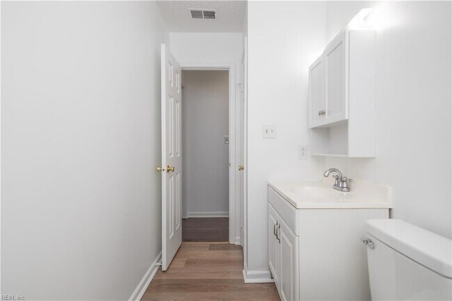 Building Photo - 908 Vincent Ct