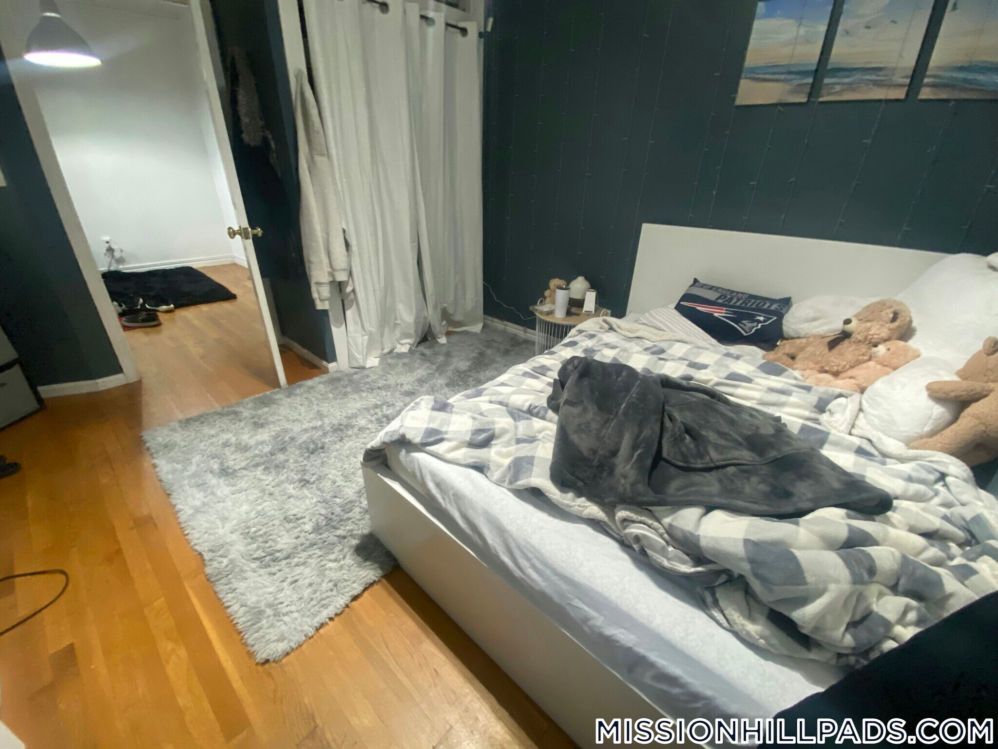 Building Photo - 715 Parker St