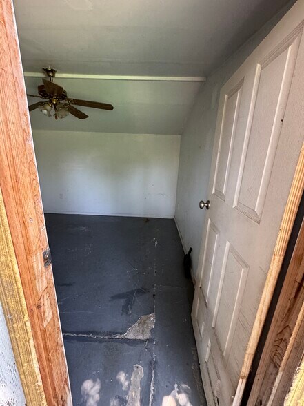Extra room outside house - 774 Elder Ave