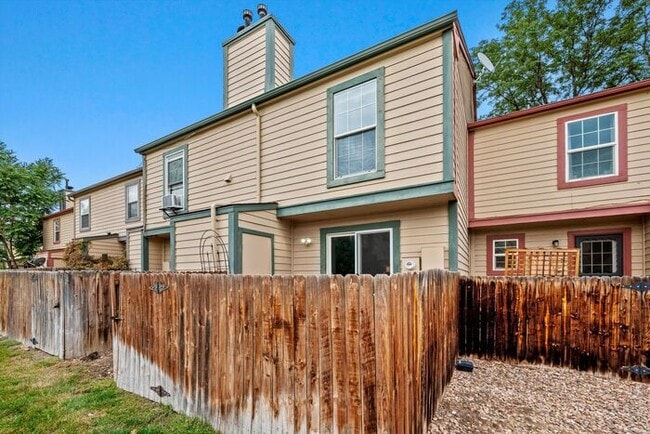 Building Photo - Beautiful 2-Bedroom Westminster Townhome with Private Patio