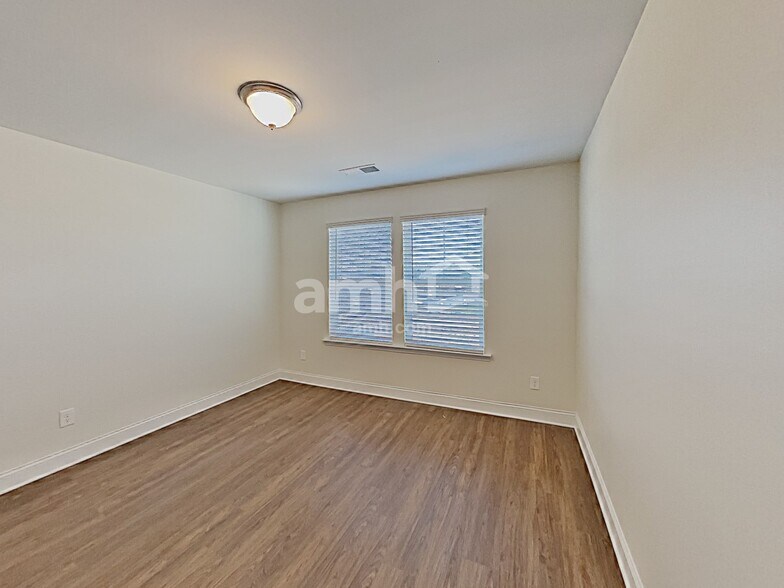 Building Photo - 214 Argea Dr