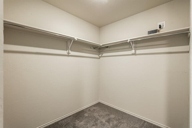 Building Photo - 11832 KAMERON Wy