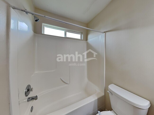 Building Photo - 1877 E Cedar Dr