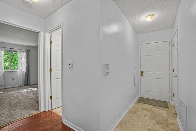 Building Photo - 38 Rio Grande Cir