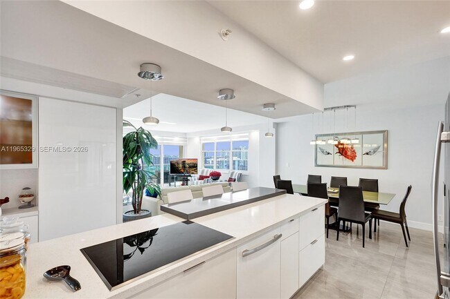 Building Photo - 2501 S Ocean Dr