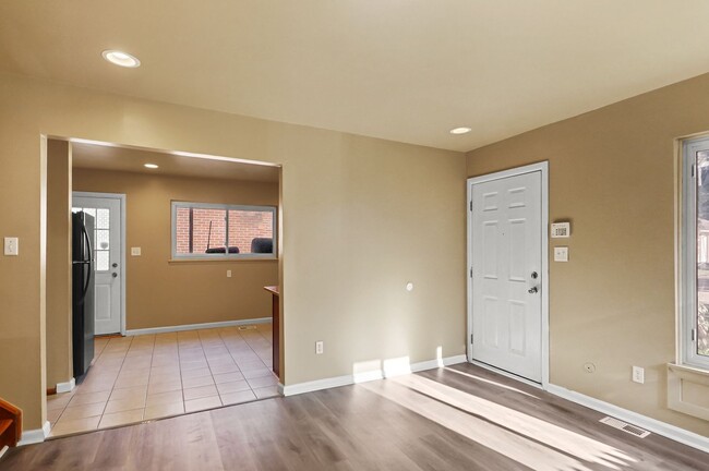 Building Photo - BEAUTIFUL 3 BED 1.5 BATH HOME  IN OAK PARK MI