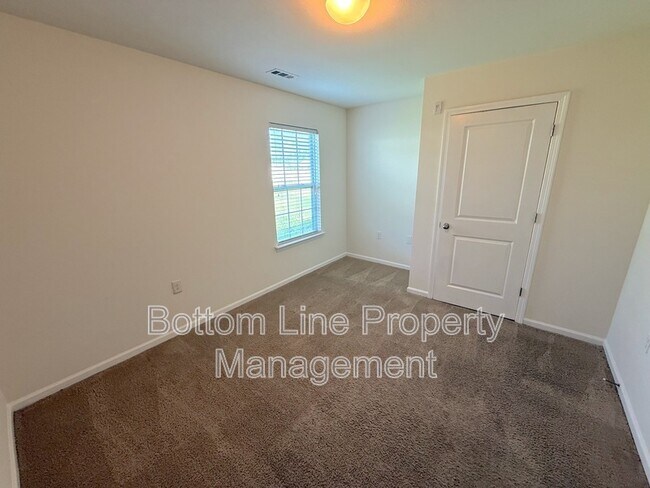 Building Photo - 3997 Long Arrow Dr