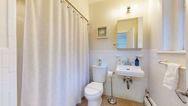 Building Photo - 1871 Beacon St