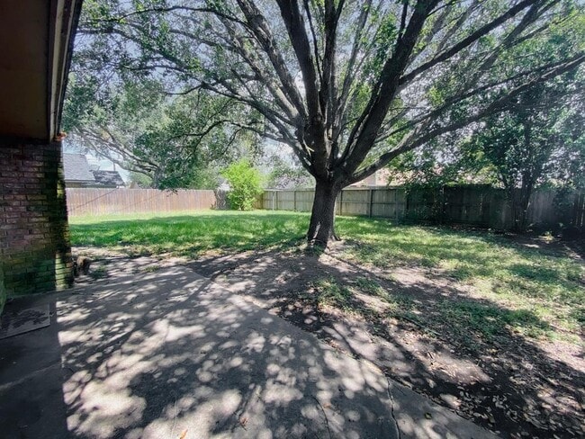 Building Photo - 603 Antietam Dr