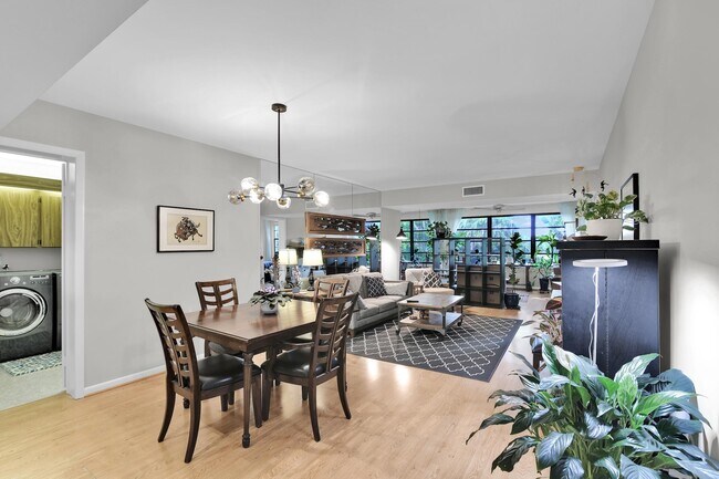 Primary Photo - 6073 Balboa Cir