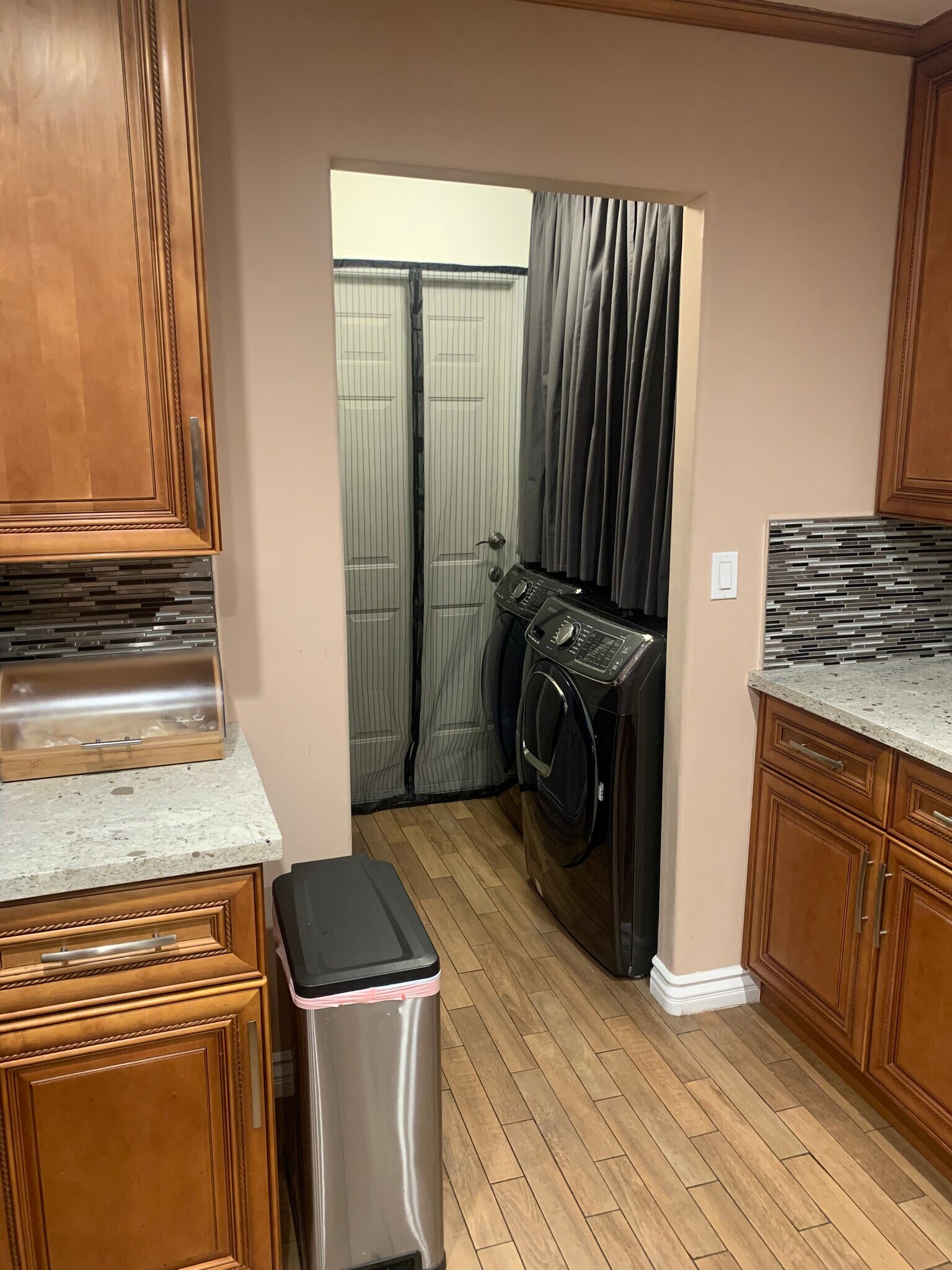 Building Photo - 766 N Alexandria Ave