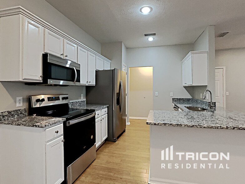 Building Photo - 715 Alisa Cove