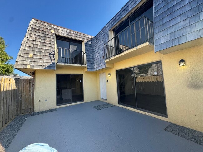 Primary Photo - 172 Lake Arbor Dr