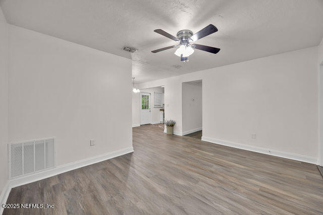 Building Photo - 6110 Lynnwood Ave