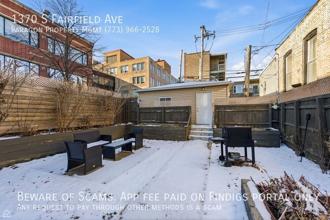 Building Photo - 1370 S Fairfield Ave