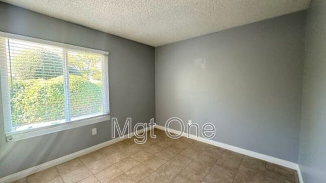 Building Photo - 1899 Dawn Ridge Dr