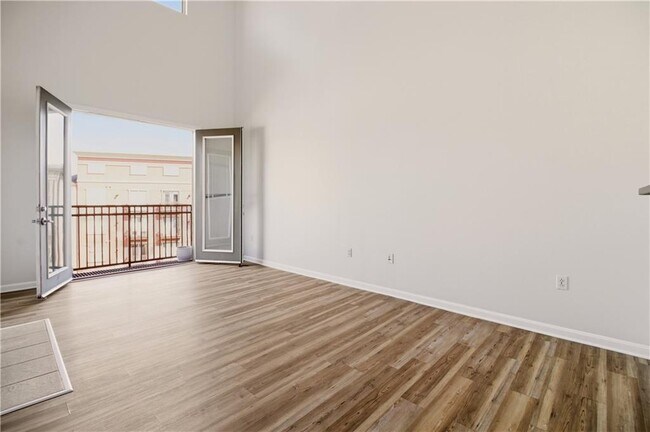 Building Photo - 1000 Providence Pl