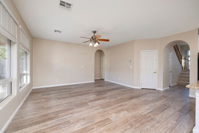 Building Photo - 11749 Via Esperanza St