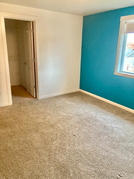 Building Photo - 312 G St NE