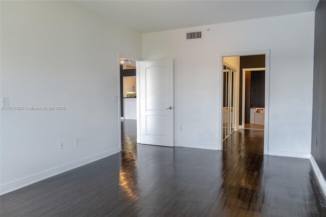Building Photo - 10750 NW 66th St