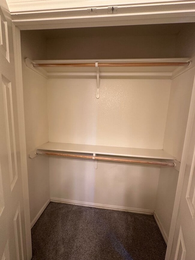 Building Photo - 5/5 House in Small Gated Community Near Ba...