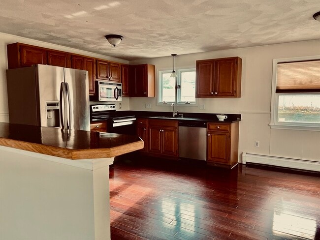 Building Photo - 32 Jennifer Ln