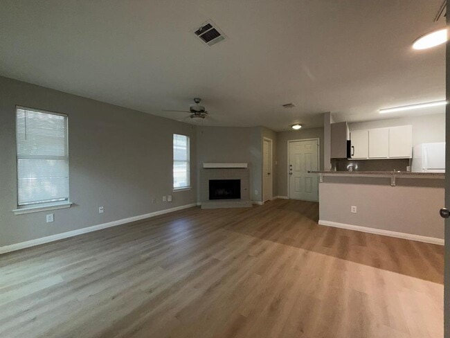 Building Photo - 2906 Kestrel Dr