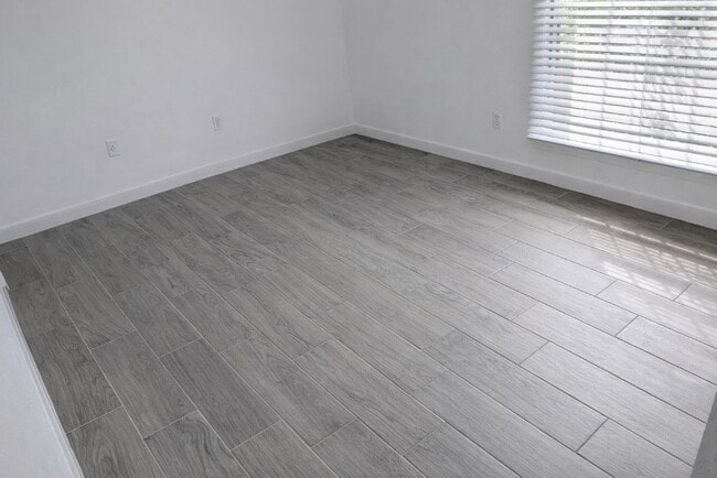 Building Photo - 5815 Village Forest Ct