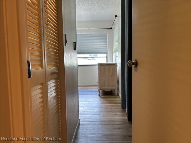 Building Photo - 603 Manor Cir