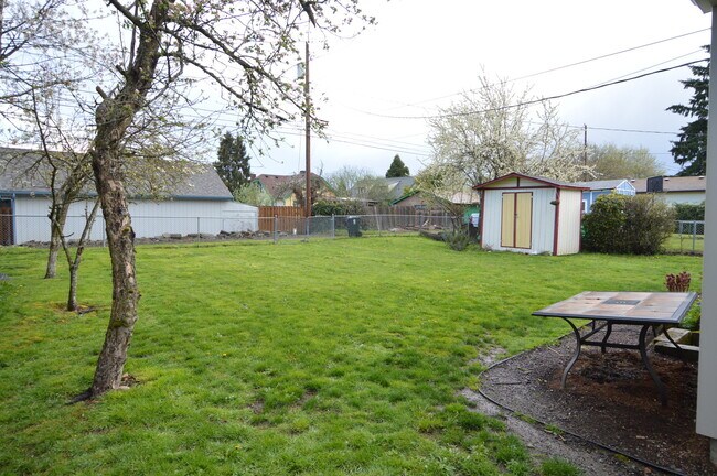 Building Photo - Fully Renovated Tacoma Home with Massive New Deck & Modern Upgrades