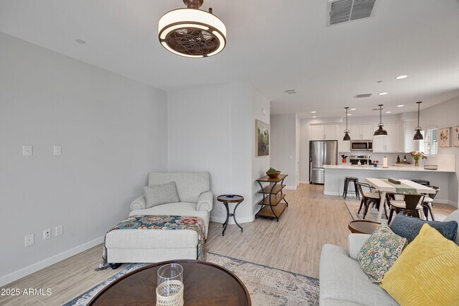 Building Photo - 4100 S Pinelake Way