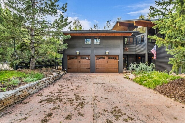 Building Photo - Luxury Mountain Home in Thaynes Canyon