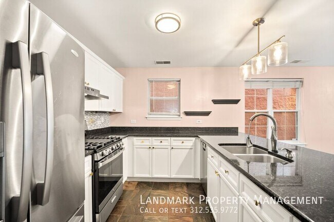 Building Photo - 1449 N Larrabee St