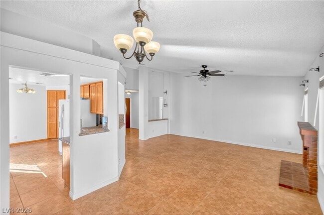 Building Photo - 935 Derringer Ln