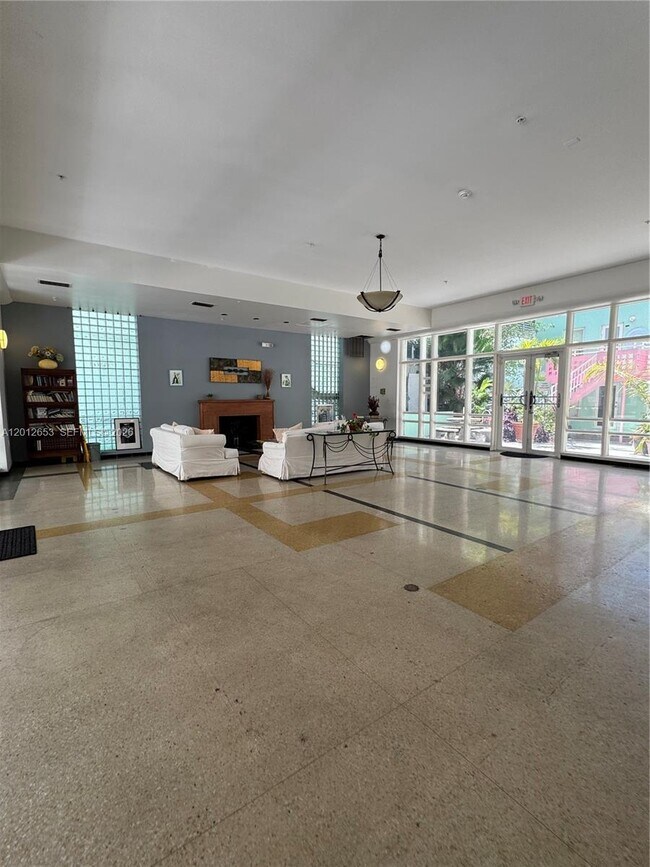 Building Photo - 1460 Ocean Dr