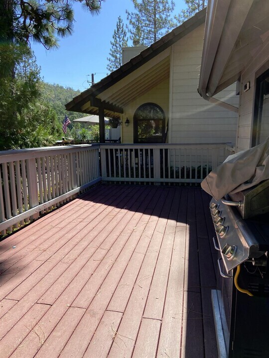 Deck - 40506 Saddleback Rd