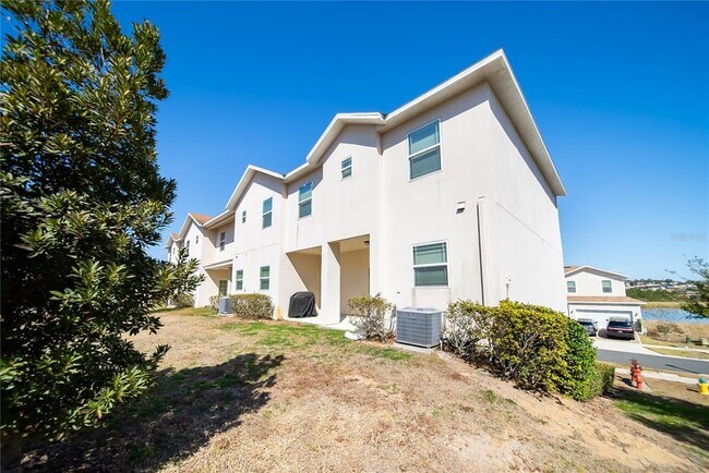 Building Photo - 980 Lakefront Village Dr